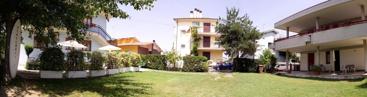 Hotel Gianna Roseto Degli Abruzzi Esterno foto