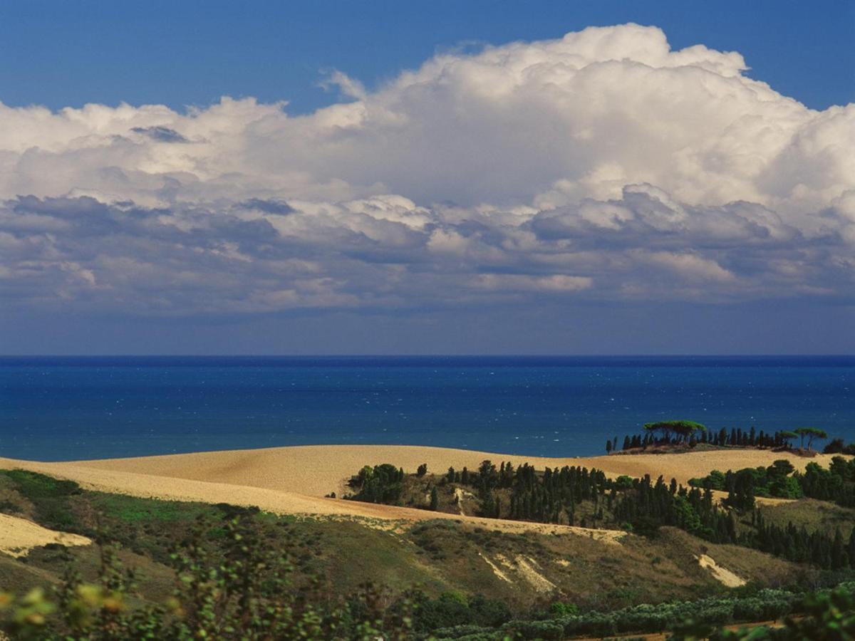 Hotel Gianna Roseto Degli Abruzzi Esterno foto