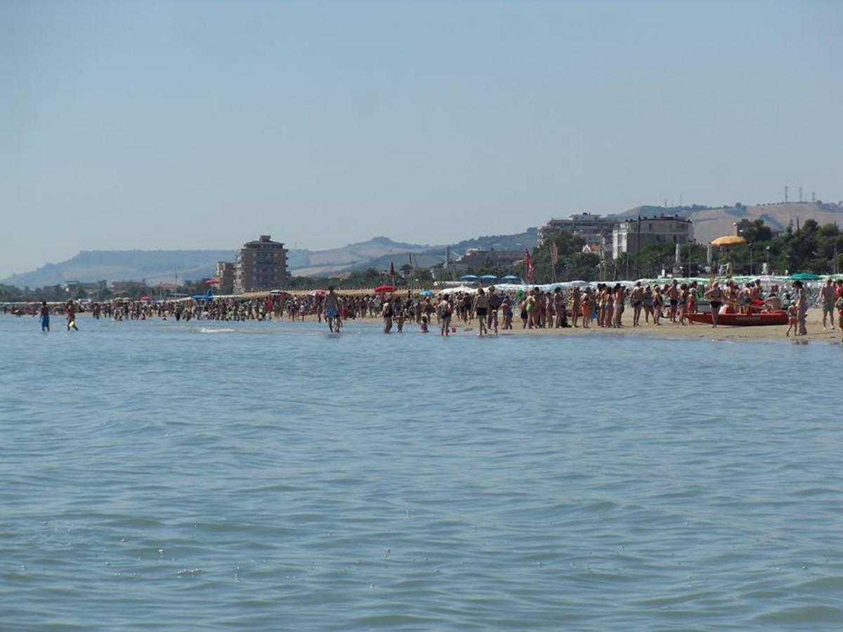 Hotel Gianna Roseto Degli Abruzzi Esterno foto