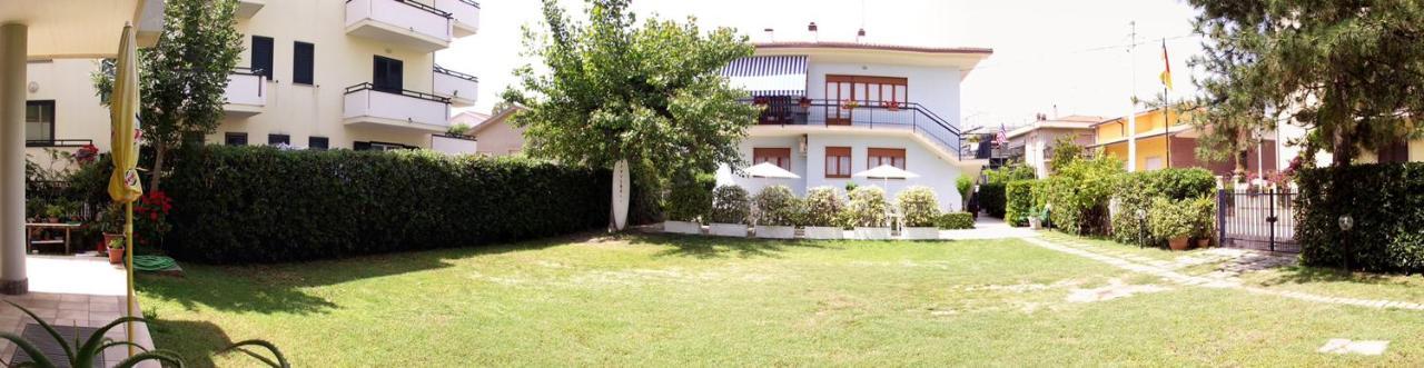 Hotel Gianna Roseto Degli Abruzzi Esterno foto