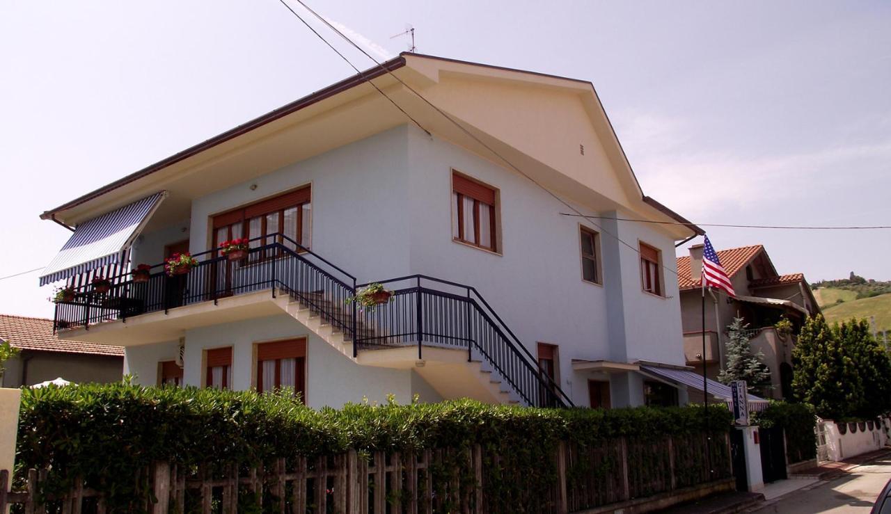 Hotel Gianna Roseto Degli Abruzzi Esterno foto