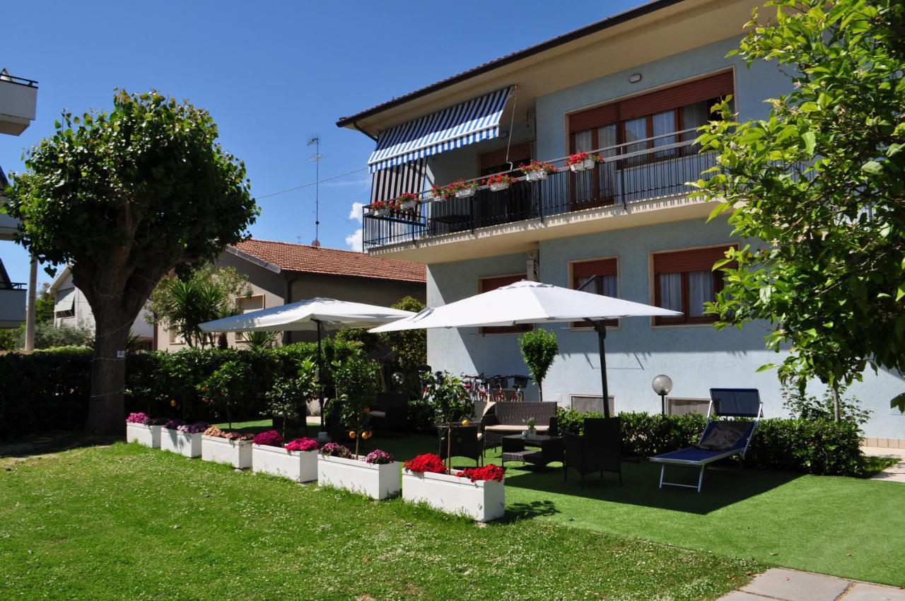 Hotel Gianna Roseto Degli Abruzzi Esterno foto