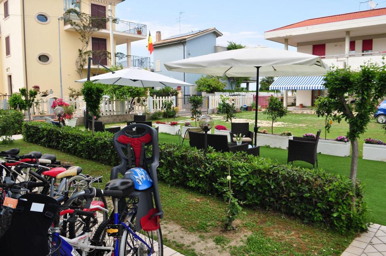 Hotel Gianna Roseto Degli Abruzzi Esterno foto