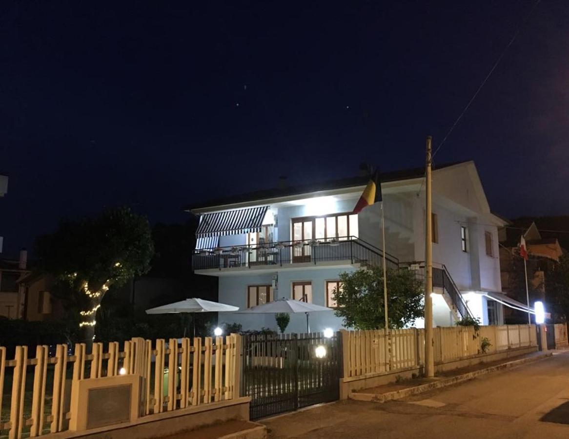 Hotel Gianna Roseto Degli Abruzzi Esterno foto