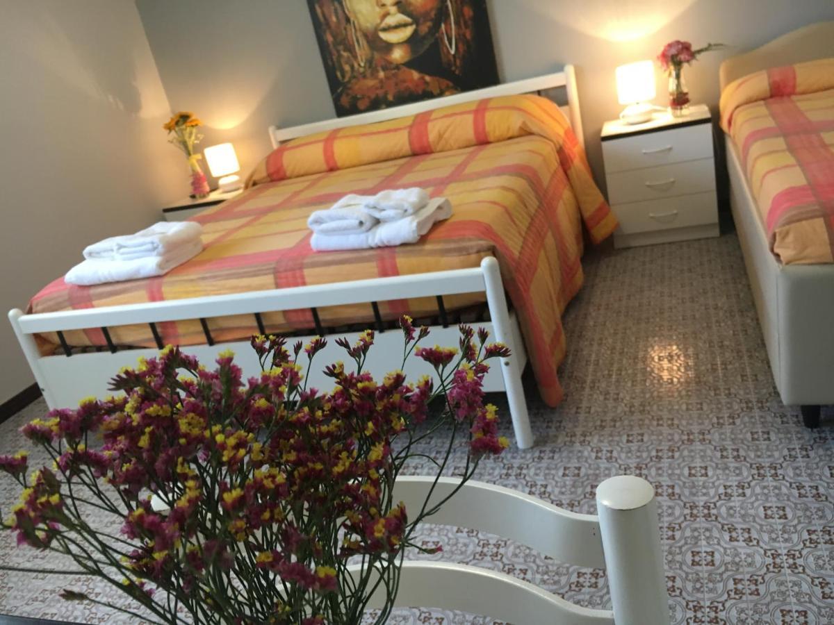 Hotel Gianna Roseto Degli Abruzzi Esterno foto