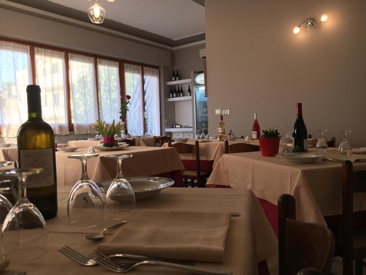 Hotel Gianna Roseto Degli Abruzzi Esterno foto