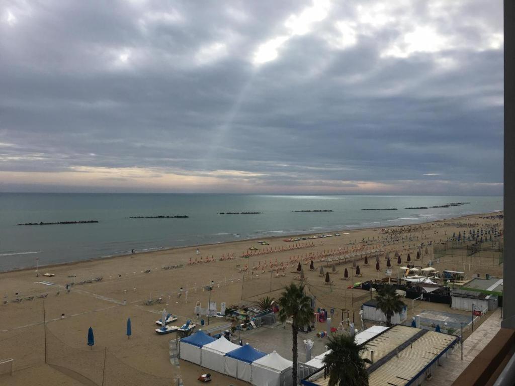 Hotel Gianna Roseto Degli Abruzzi Esterno foto